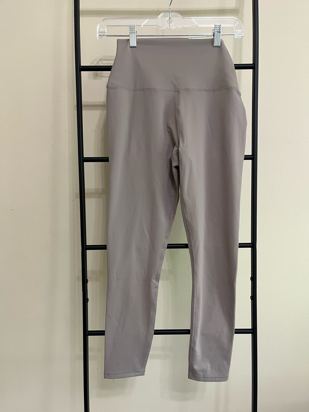 NWT Active Resources High Rise Ankle Gym Neutral Athleisure Leggings Size M